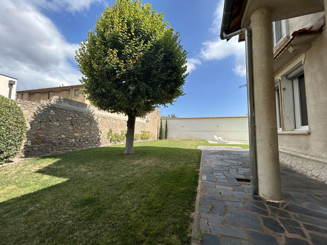 Maison à LEZIGNAN-CORBIERES