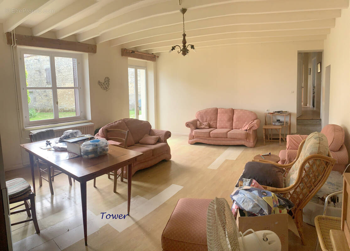 Maison à FONTAINE-CHALENDRAY