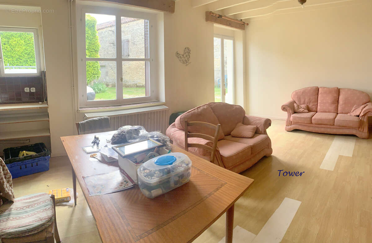 Maison à FONTAINE-CHALENDRAY