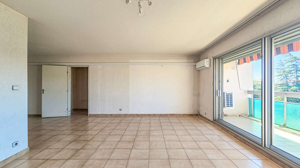 Appartement à HYERES