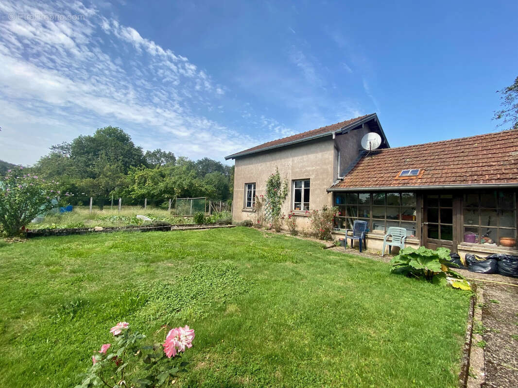 Maison à CHAMPAGNEY