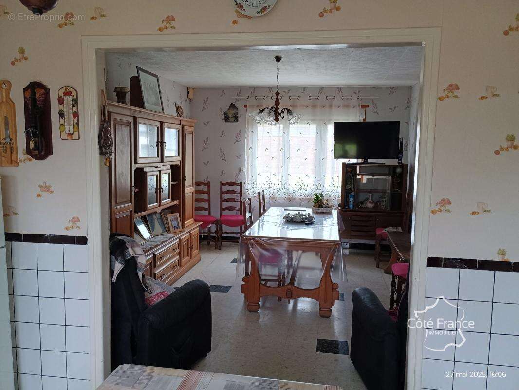 Maison à SAINS-RICHAUMONT