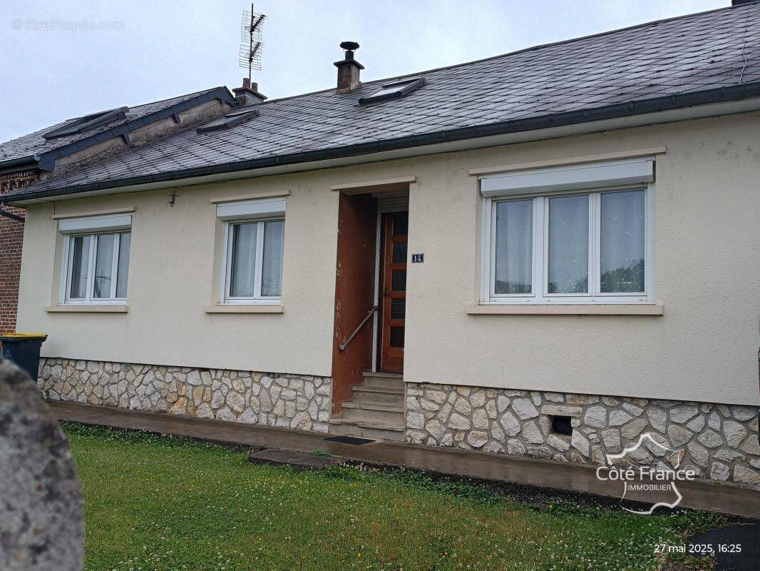 Maison à SAINS-RICHAUMONT