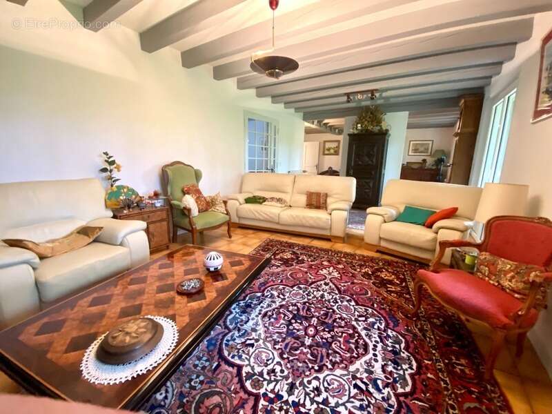 Maison à SAINT-PIERRE-DU-MONT