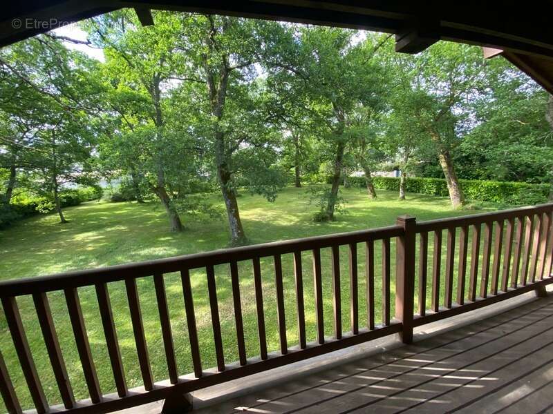 Maison à SAINT-PIERRE-DU-MONT