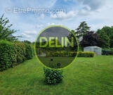 Terrain à SAINT-ERBLON