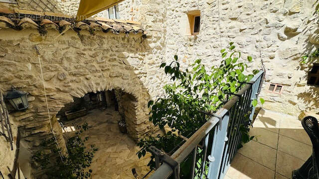 Maison à VAISON-LA-ROMAINE