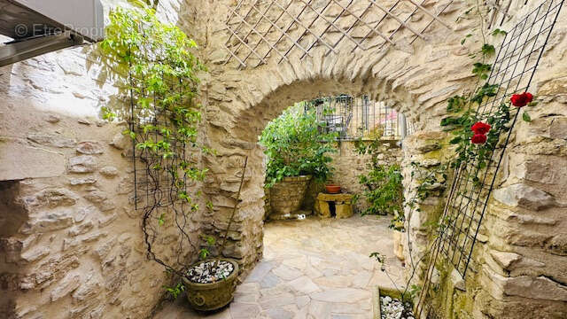 Maison à VAISON-LA-ROMAINE