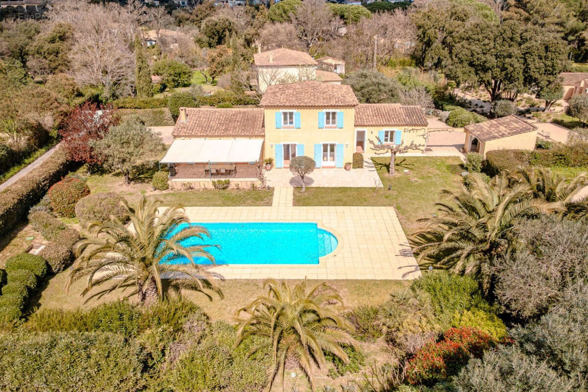 Maison à PLAN-DE-LA-TOUR