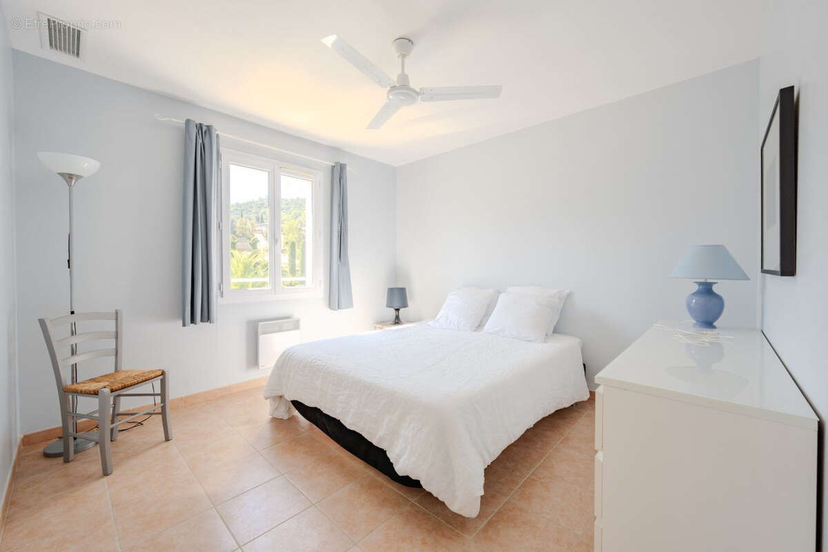 Maison à PLAN-DE-LA-TOUR