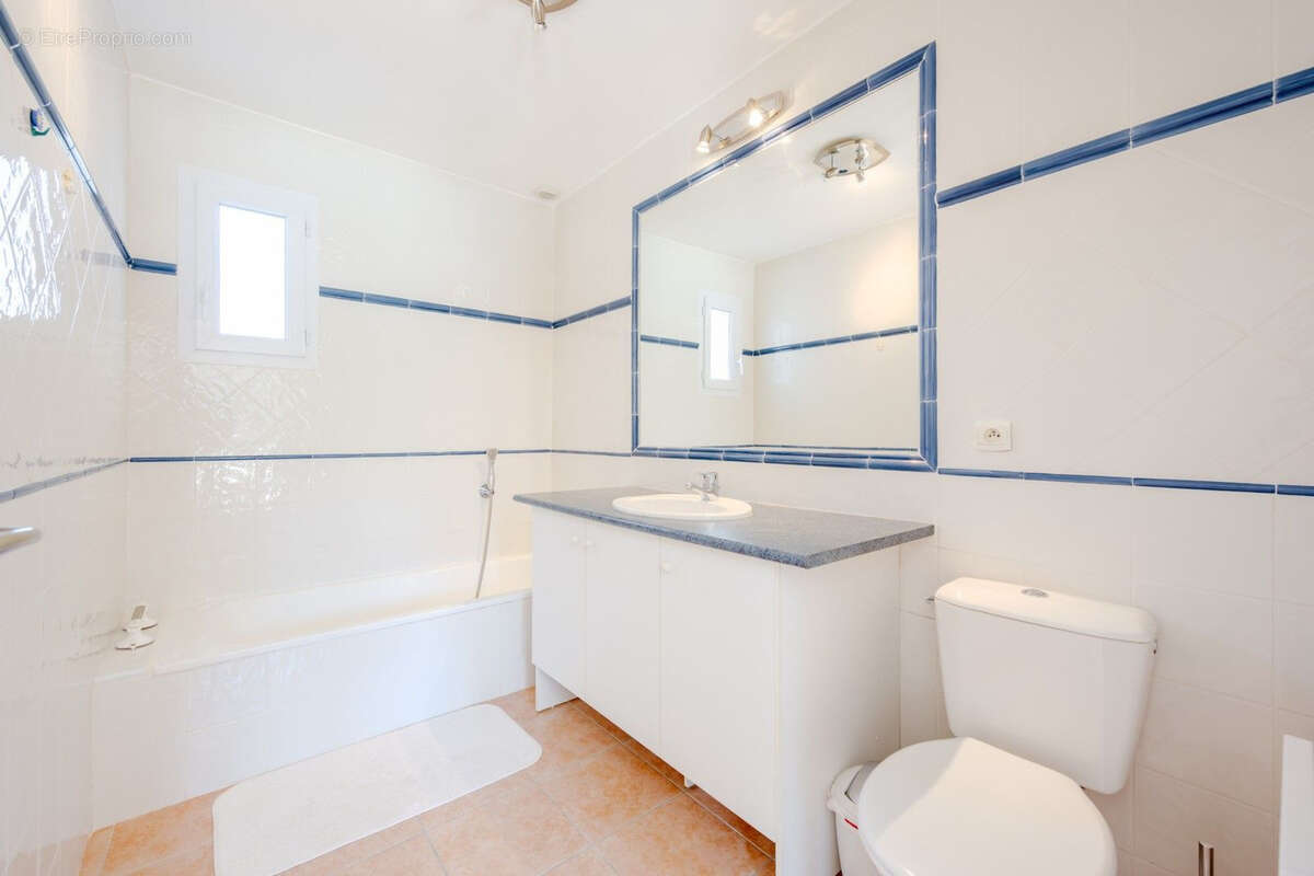 Maison à PLAN-DE-LA-TOUR