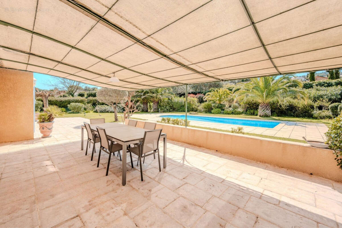 Maison à PLAN-DE-LA-TOUR