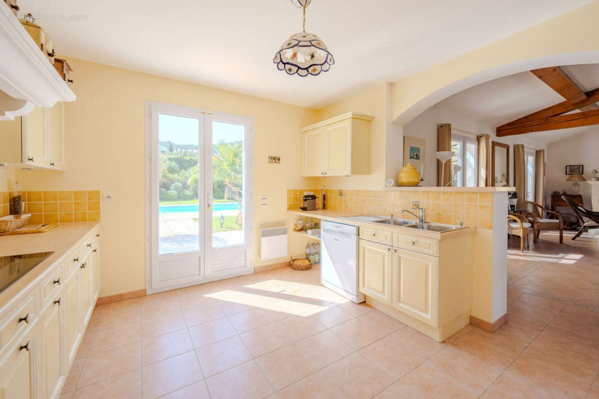 Maison à PLAN-DE-LA-TOUR