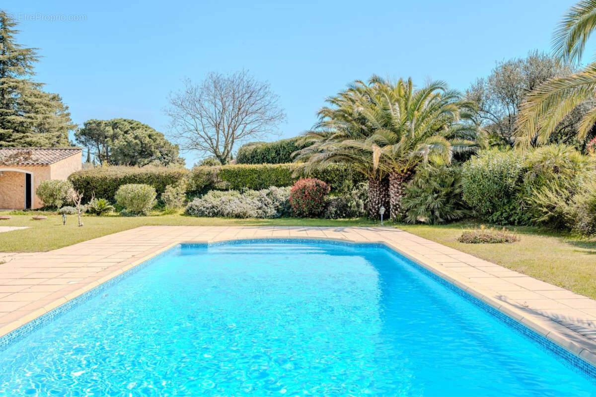 Maison à PLAN-DE-LA-TOUR