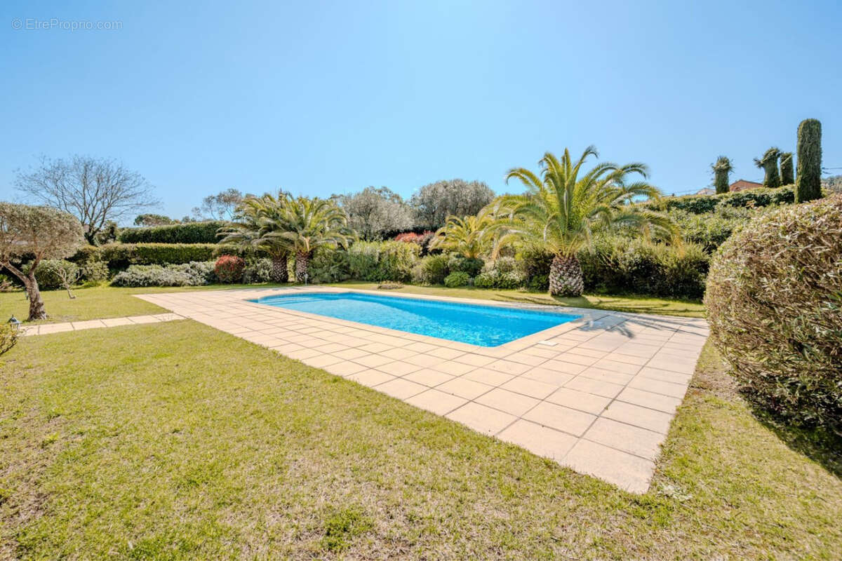 Maison à PLAN-DE-LA-TOUR