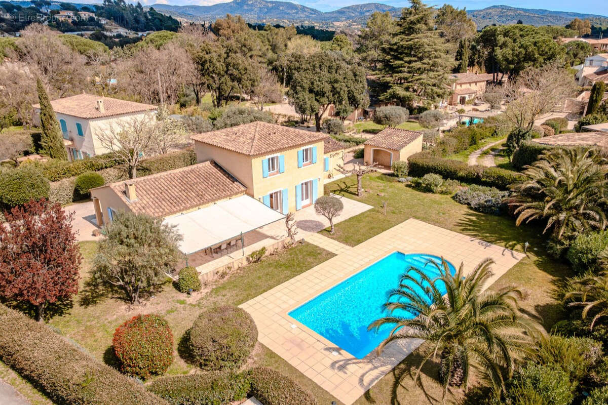 Maison à PLAN-DE-LA-TOUR