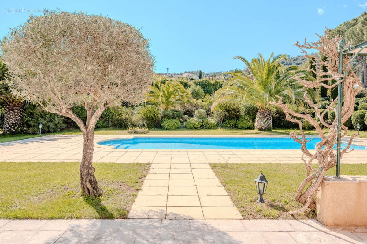 Maison à PLAN-DE-LA-TOUR