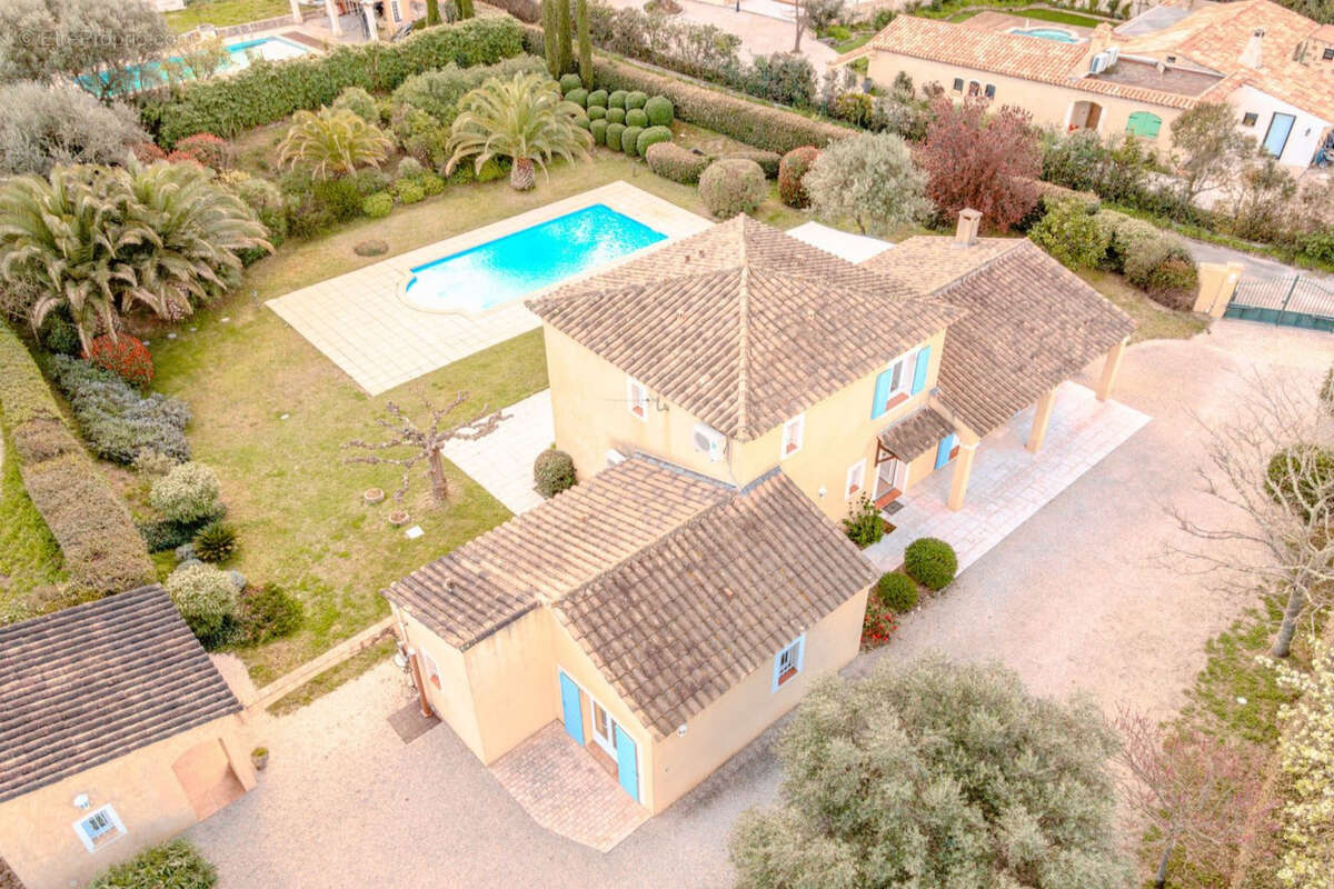 Maison à PLAN-DE-LA-TOUR