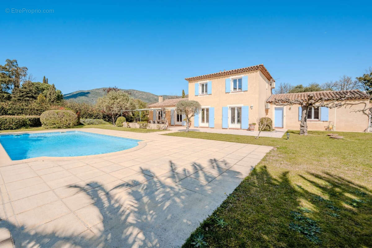 Maison à PLAN-DE-LA-TOUR