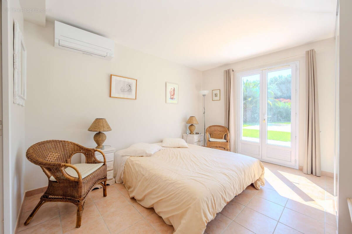 Maison à PLAN-DE-LA-TOUR