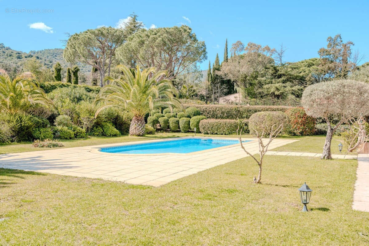 Maison à PLAN-DE-LA-TOUR