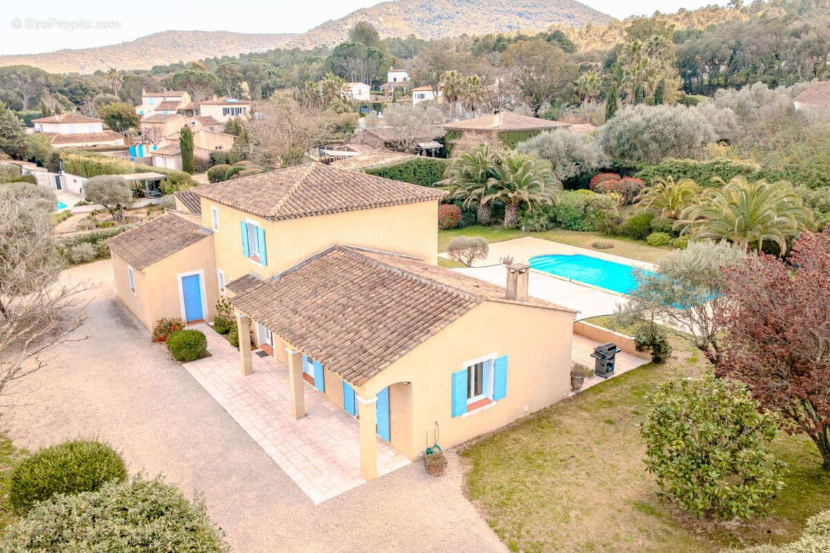 Maison à PLAN-DE-LA-TOUR