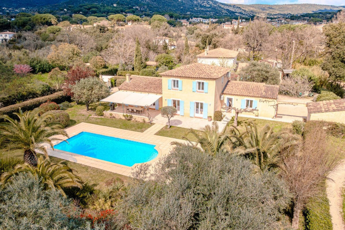 Maison à PLAN-DE-LA-TOUR