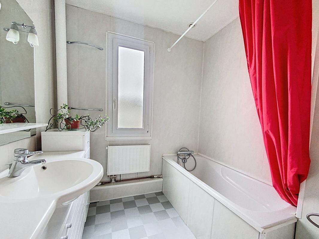 Maison à MAGNY-LES-HAMEAUX