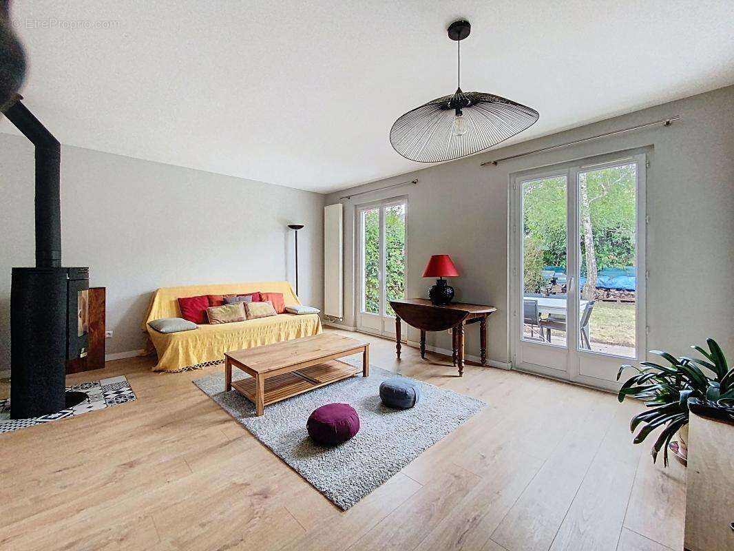 Maison à MAGNY-LES-HAMEAUX