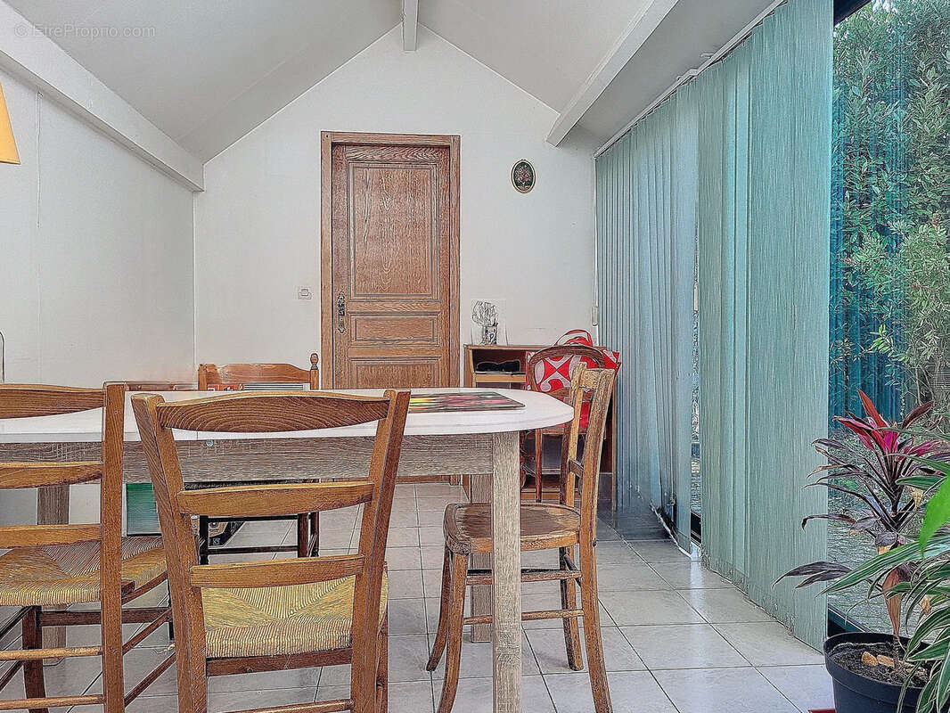 Maison à REGNEVILLE-SUR-MER