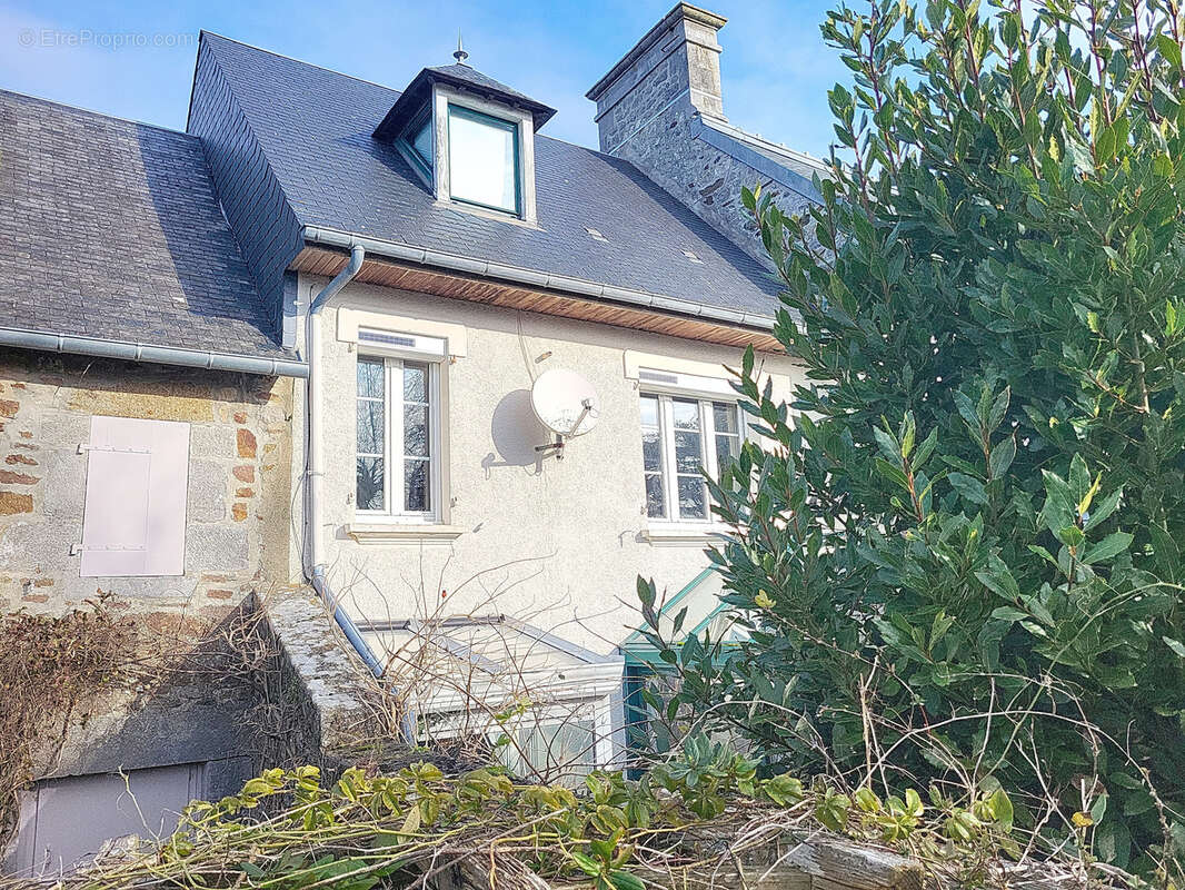 Maison à REGNEVILLE-SUR-MER