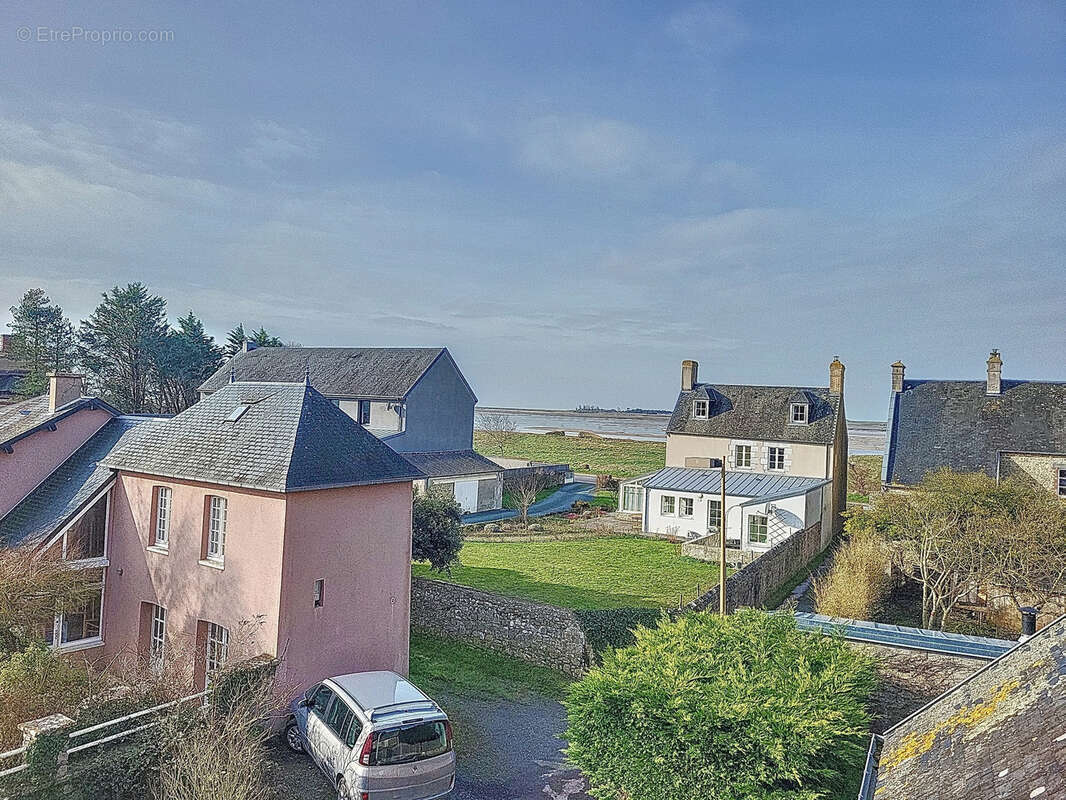 Maison à REGNEVILLE-SUR-MER