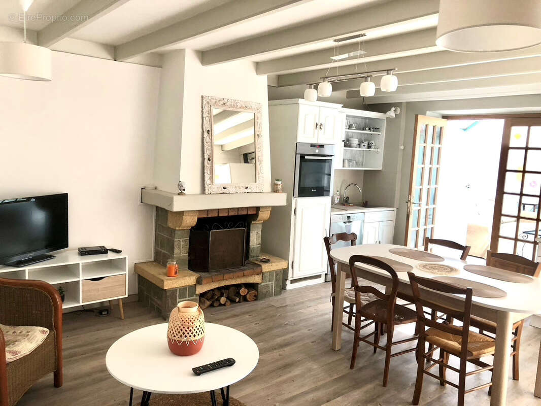 Maison à REGNEVILLE-SUR-MER