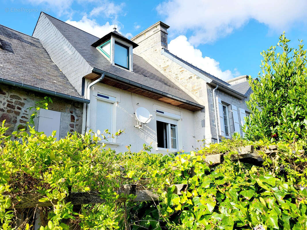 Maison à REGNEVILLE-SUR-MER