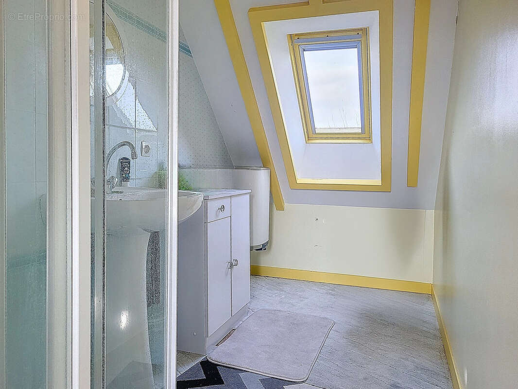 Maison à REGNEVILLE-SUR-MER