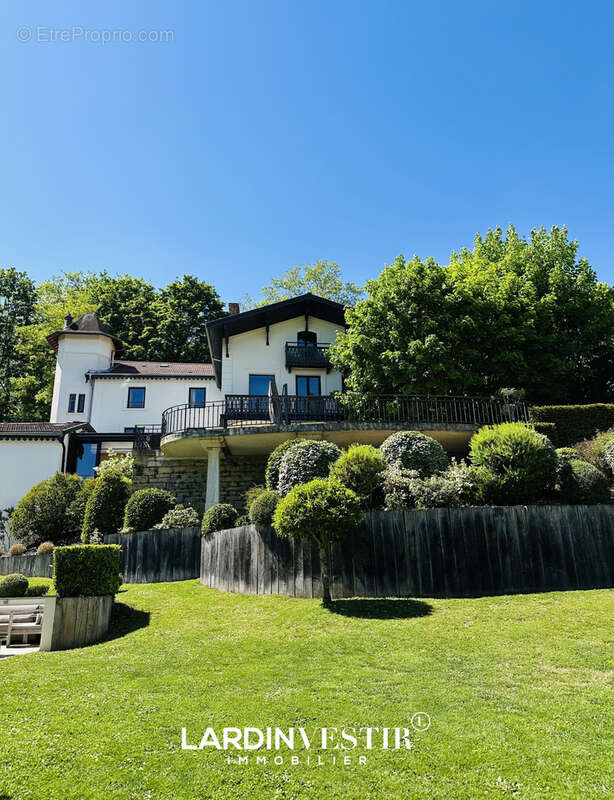 Maison à CALUIRE-ET-CUIRE