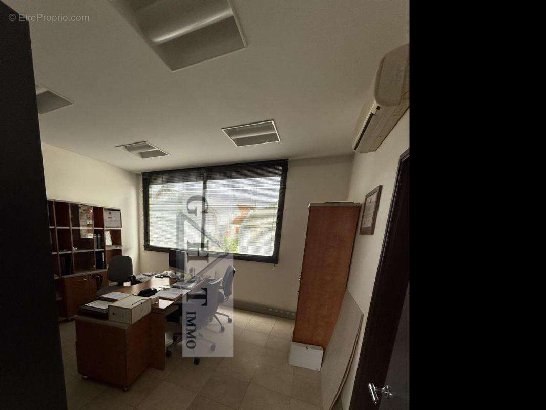 Commerce à MONTREUIL