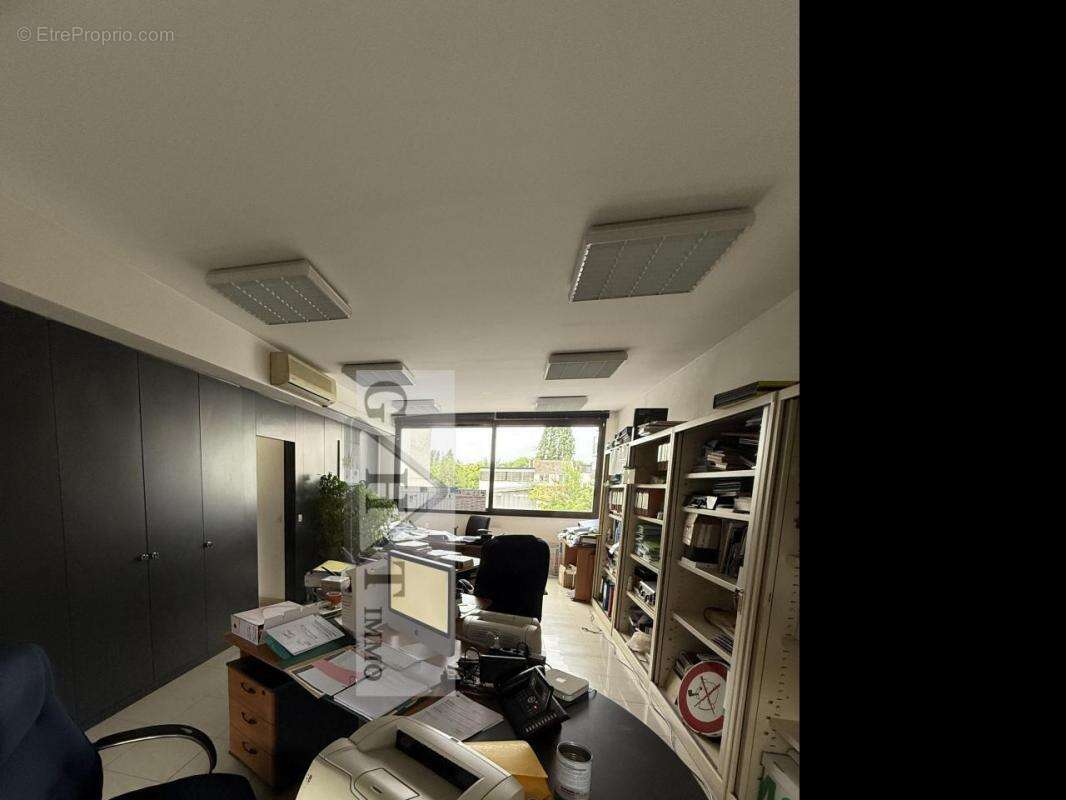 Commerce à MONTREUIL