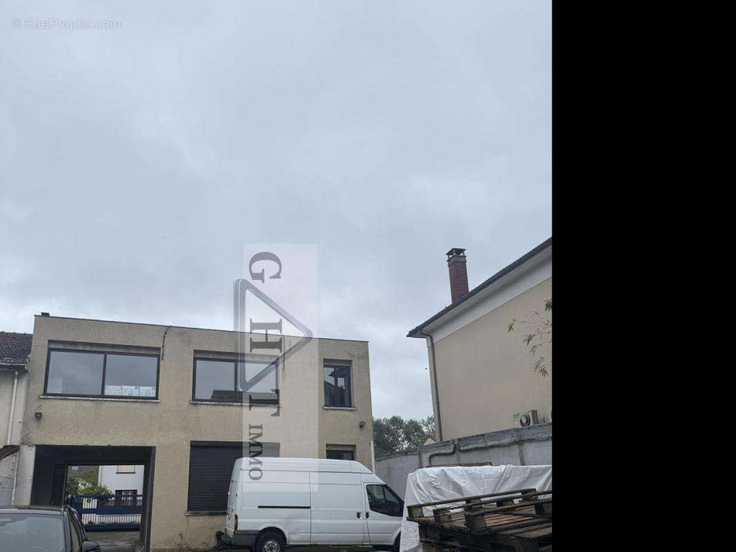 Commerce à MONTREUIL