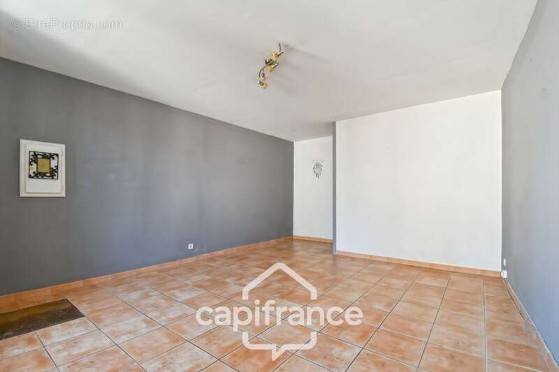 Maison à SAINT-JEAN-D&#039;ANGELY