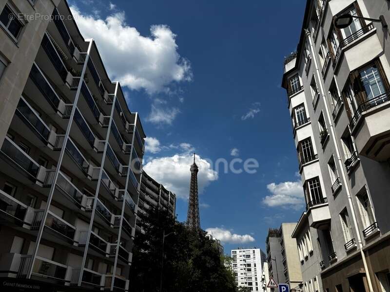Appartement à PARIS-15E