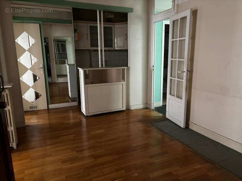 Appartement à PARIS-15E