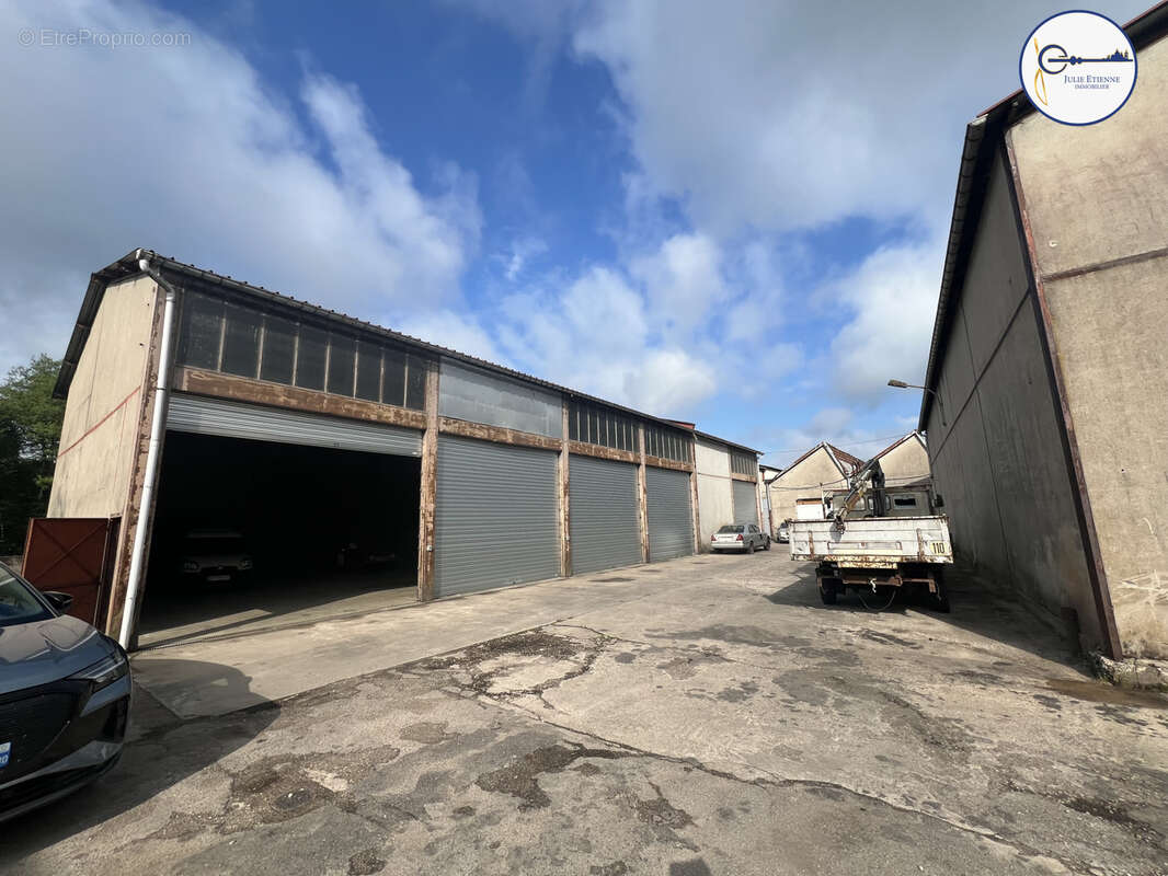 Commerce à JARMENIL