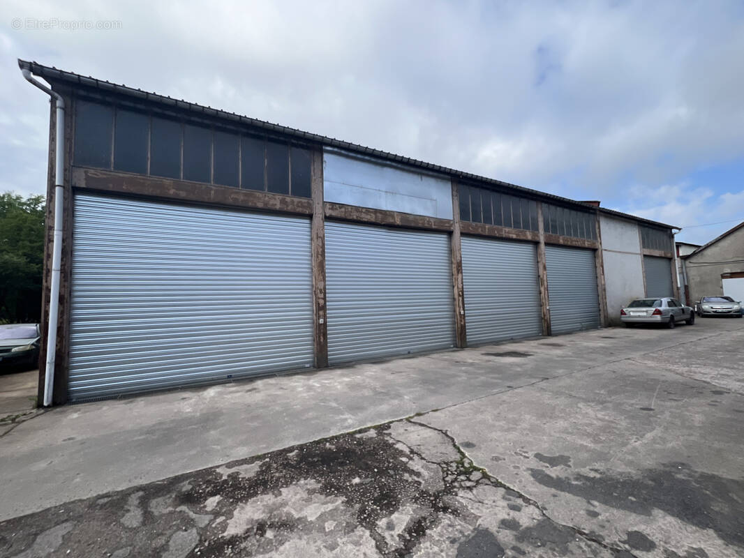 Commerce à JARMENIL