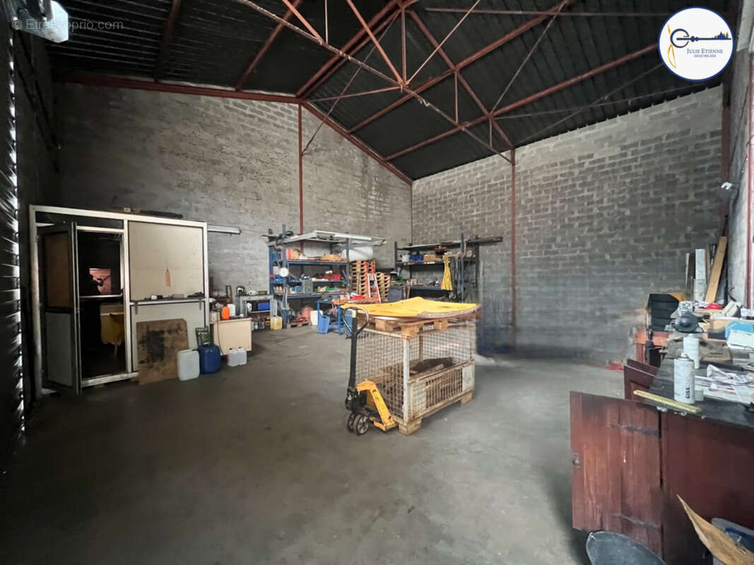 Commerce à JARMENIL