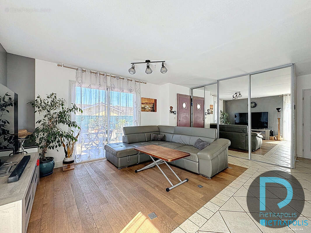 Maison à LA CHAPELLE-DE-GUINCHAY