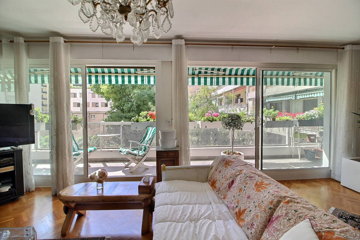 Appartement à MARSEILLE-8E