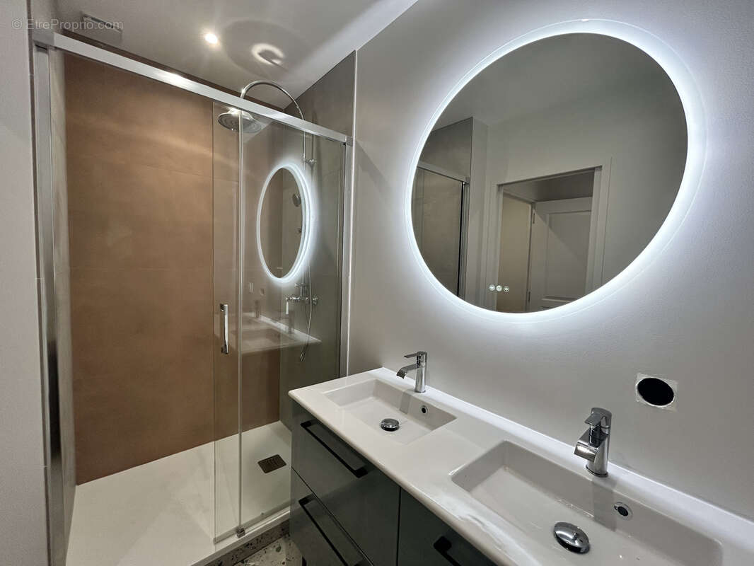 Maison à COLLOBRIERES