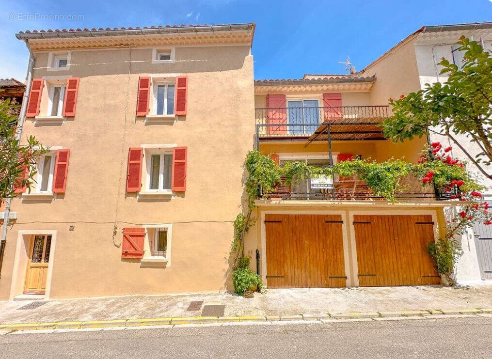 Maison à COLLOBRIERES