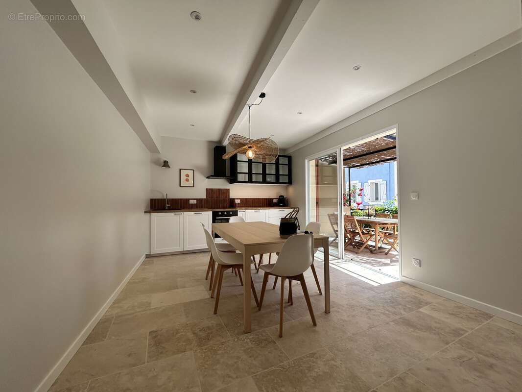 Maison à COLLOBRIERES